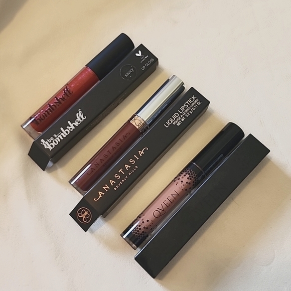 Lot of 3 Lip Items NIB liquid Lipstick Lip Gloss Anastasia BH Qveen Bomb… - Picture 3 of 6